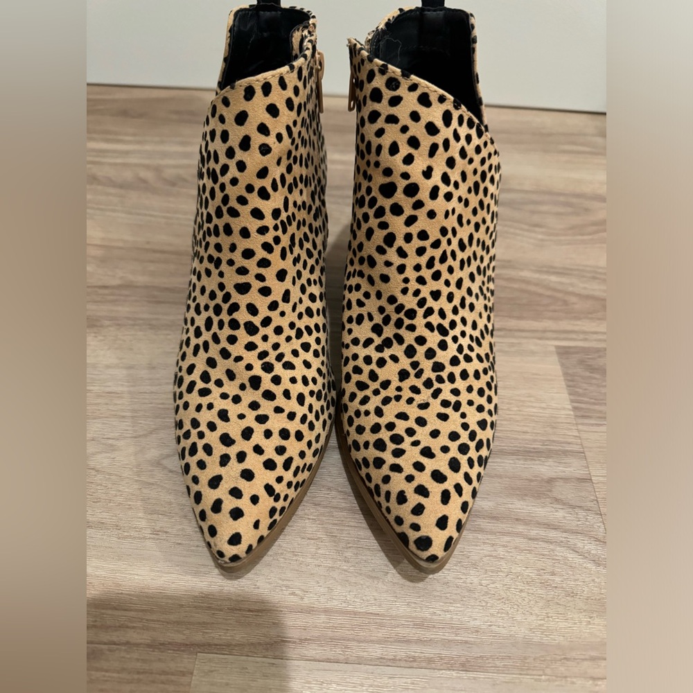 🐆🦁Qupid BOOTIES.                                              Animal Print.